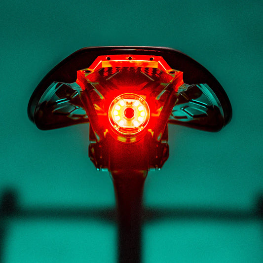 LUZ TRASERA LEZYNE SADDLE DRIVE 250 LUMENS