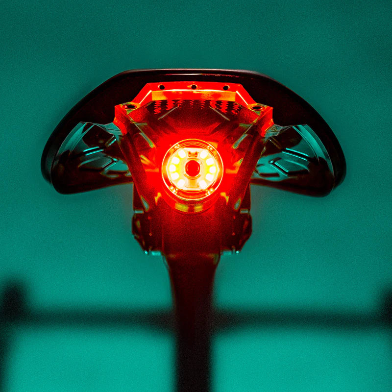 LUZ TRASERA LEZYNE SADDLE DRIVE 250 LUMENS