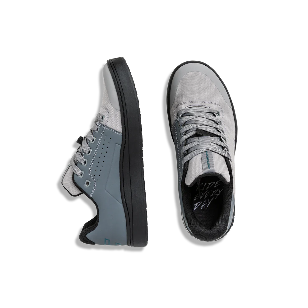 ZAPATO RIDE CONCEPT LIVEWIRE FLAT (PARA MUJER) GRIS